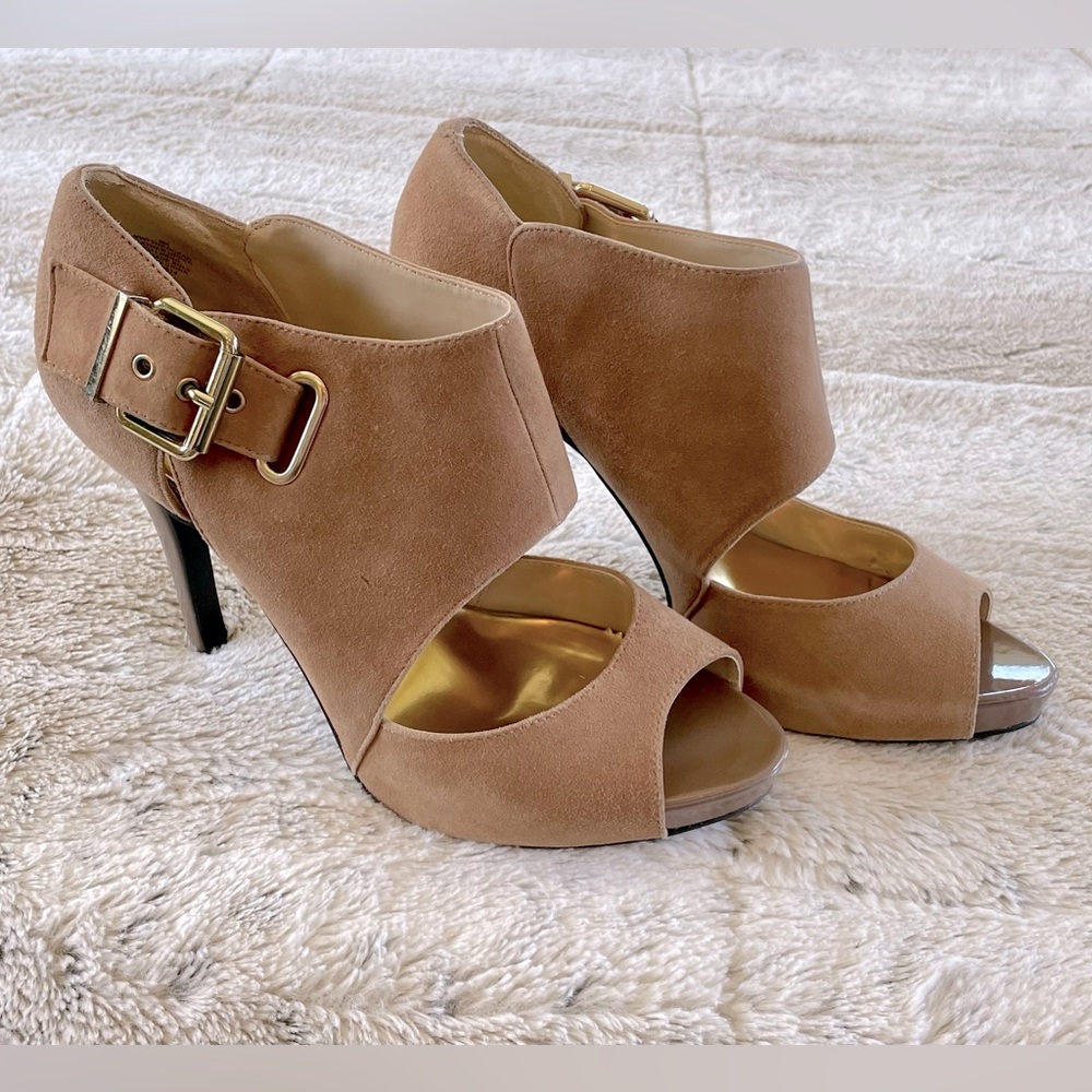 Nine West The Ocean size 9 Suede and Patent Leather 4” Heels